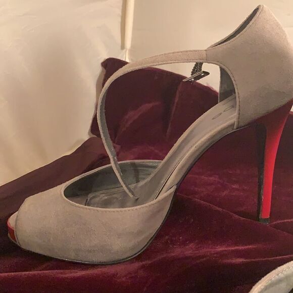 Bebe Dark Gray and Red Pumps sz 8B - Picture 2 of 5